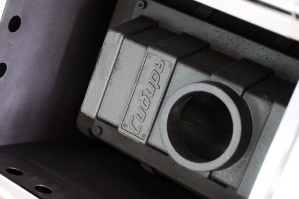 Печь-каменка  чугунная СИБИРЬ 24 конвекционная дверца ПАНОРАМА (12 - 24 м.куб)